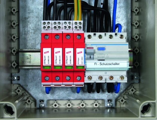 EMC-optimised feed-through wiring of lightning current and surge arresters according to IEC 60364-5-53 by means of STAK 2X16
